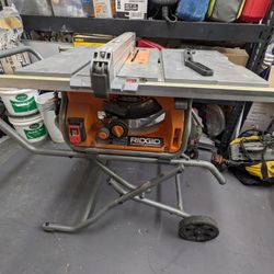 Rigid Table Saw With Stand