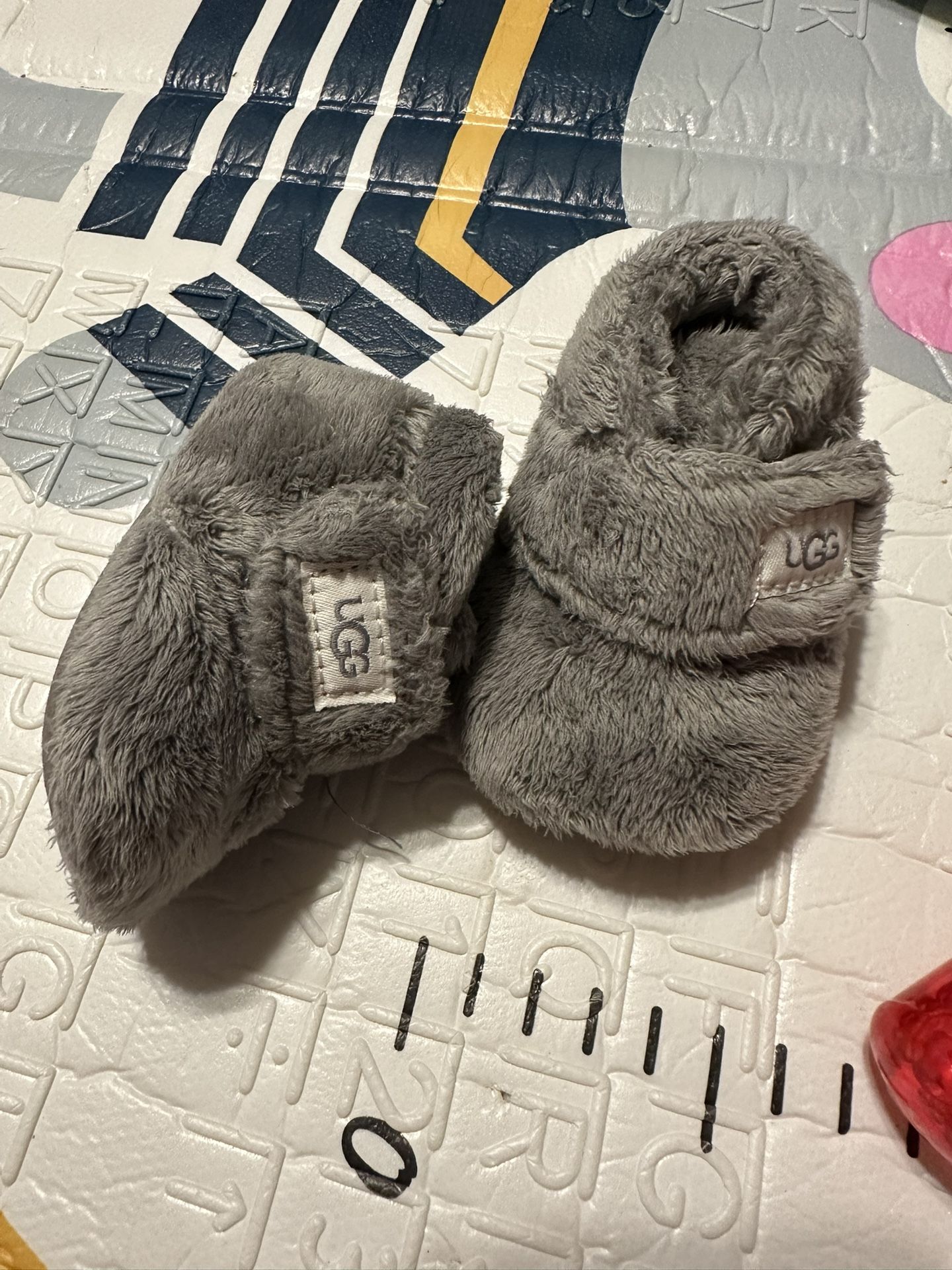 UGG 0/1 Used Infant Shoe
