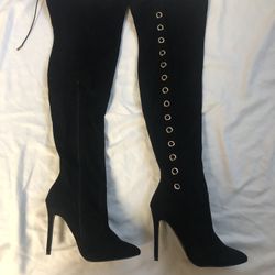 AMICLUBWEAR KNEE HIGH BOOTS WITH GROMMET DETAIL SIZE: 8.5