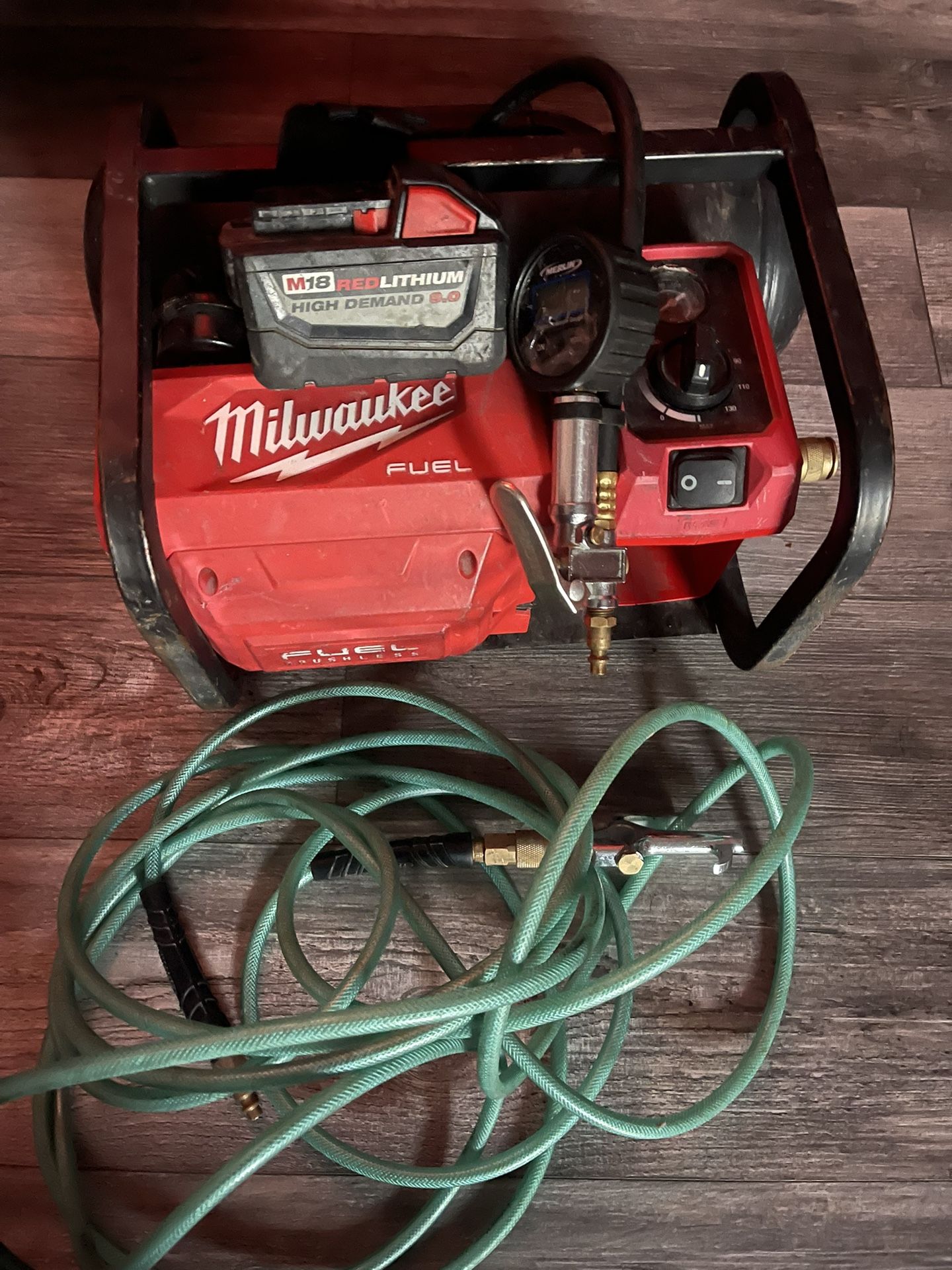 Compressor Plus Battery And Hose 