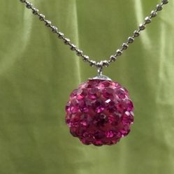 Very Pretty 😍 Raspberry Strawberry 🍓 Necklace! 😍