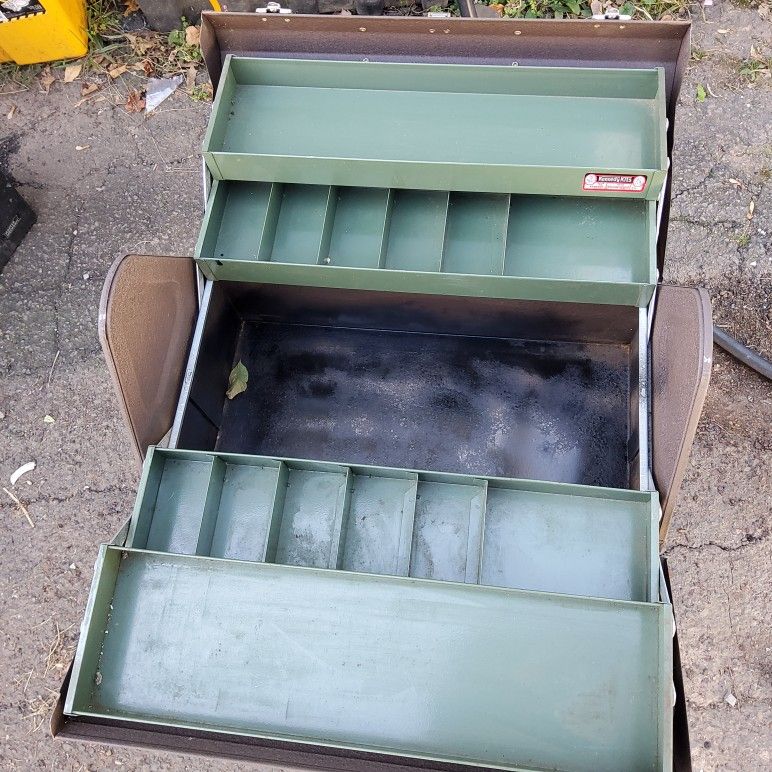 Vintage Kennedy 1018 Cantilever Metal Tool Box NICE