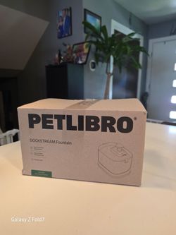 PETLIBRO Cat Water Fountain, Cat Fountain Indoor Stainless Steel Tray, 2.5L/84oz Wireless Pump Pet Water Fountain, Cat Water Dispenser with Two Flow M