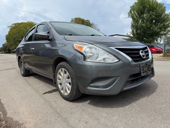2017 nissan versa SV