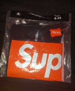 Supreme Socks