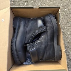 Black Timberland. Size: 9.5 (Pick Up Only)