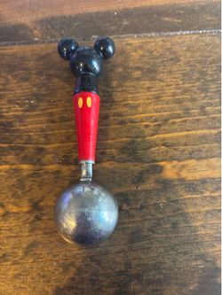 Vintage Mickey Mouse ice cream scooper