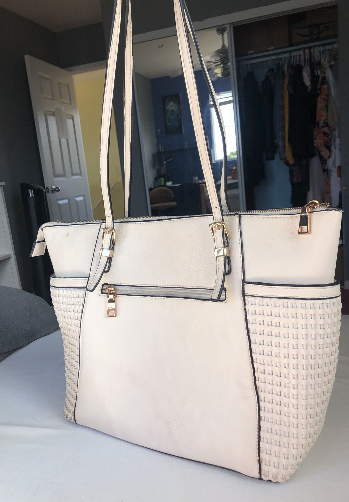 Leather Tote bag NEED GONE TODAY