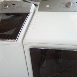 Newer Kenmore HE Washer Dryer 240v Electric Set