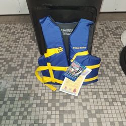 5 New West Marine Adult Vest