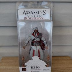 Assassins Creed Brotherhood Action Figure Master Assassin Ezio Hooded­ IVORY