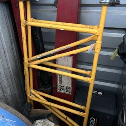 Scaffolding Yellow With Side Table Tray Paint Size 50”x20”