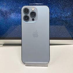 Factory Unlocked Iphone 13 pro 256 gb comes with store warranty 