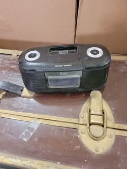 IPod Radio Alarm Iluv