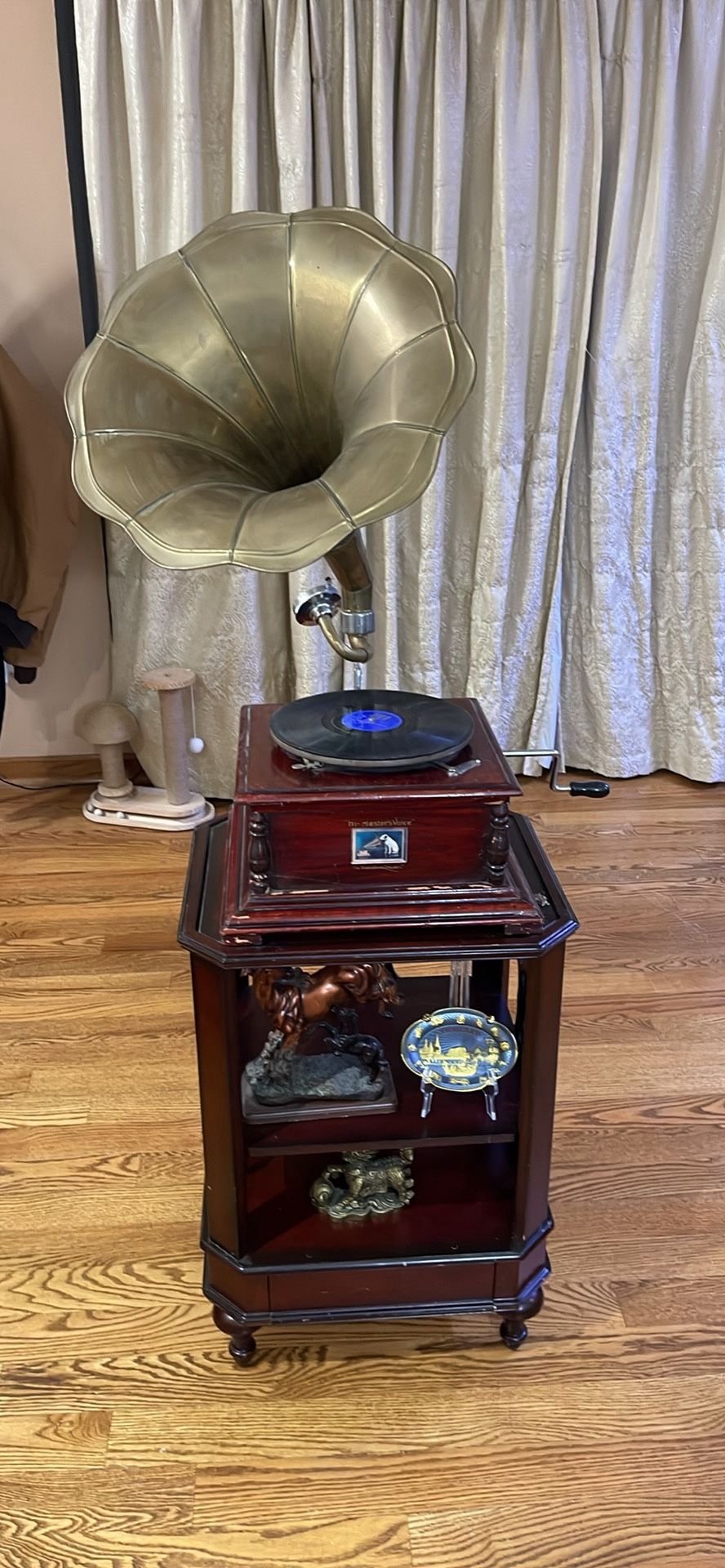 Voice And Stand And Decor