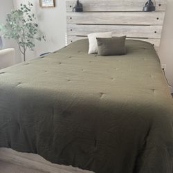 Queen size Bed