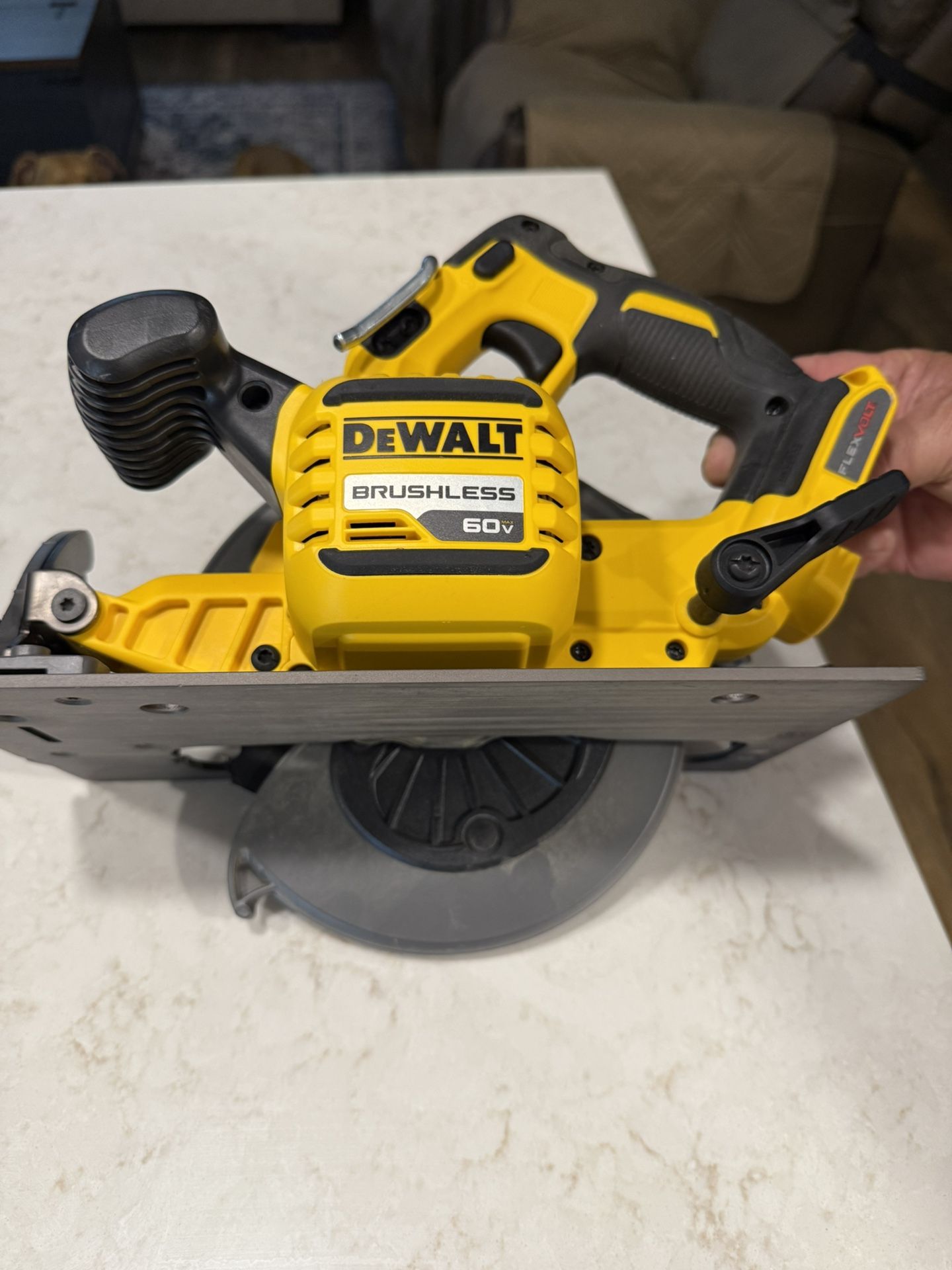Dewalt FLEXVOLT 60V MAX Cordless Brushless 7-1/4 in. Circular Saw with Brake (Tool Only