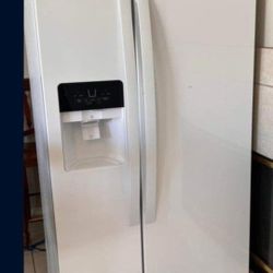 Whirpool Side By Side White Refrigerator In Great Condition 