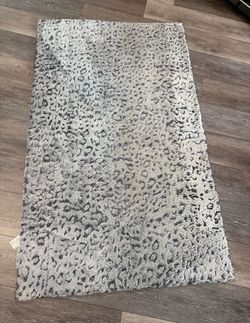 Home decoration ! Carpet set of 2 ( Make Ofer price)