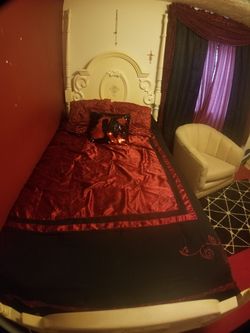 Red and Black Bedding Set (Twin)