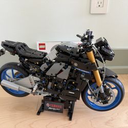 Lego Yamaha MT-10 SP