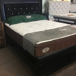 4pcs Queen Bedroom Set (last One Display  ) 