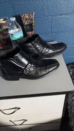 Dress shoes