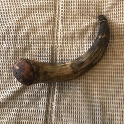 authentic antique powder horn carved & engraved with the date 1831-a sailing ship & the name James Lane