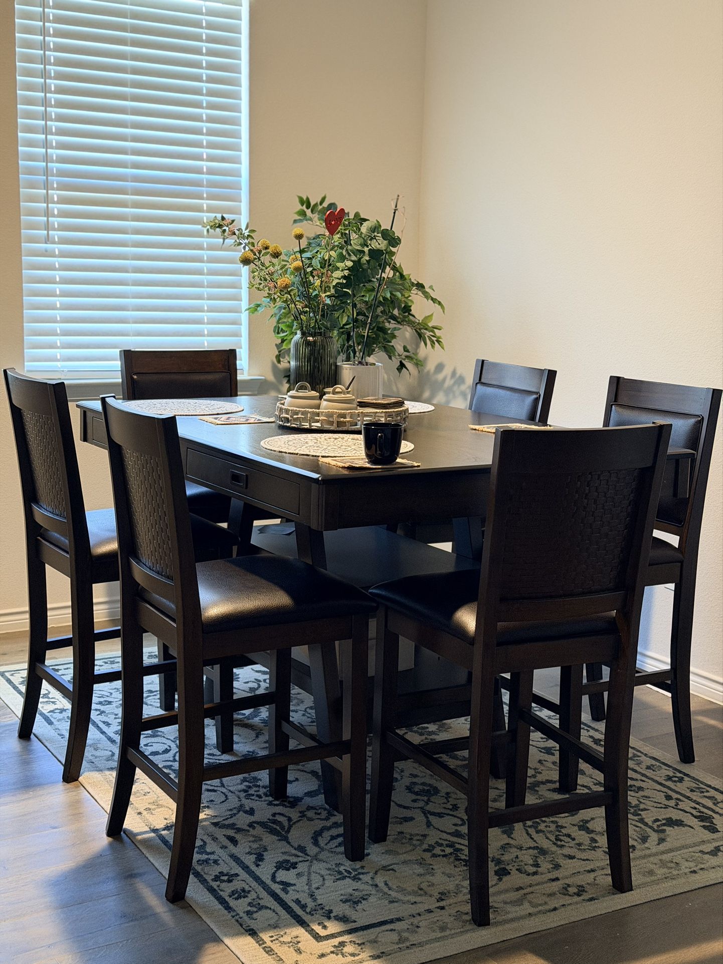 Almost New Premium Wood 6 Seat Dining Table Set