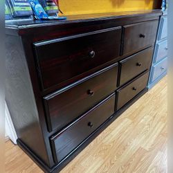 Dresser/ Six drawers dresser