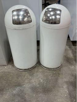Witt/Safco Trash Cans