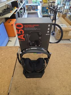 ASTRO A50 Lightspeed Wirless Gaming Headset + Base