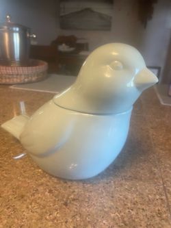 2013 Threshold baby blue bird cookie jar - EUC