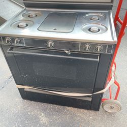 Gas Range with gridle / Grill Super Clean Vintage