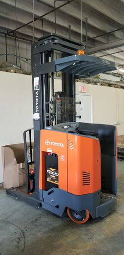 Reach truck forklift toyotas new