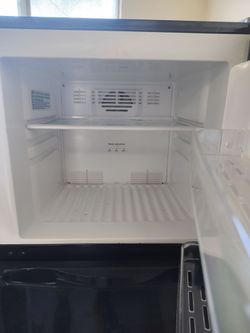 Haier 9.8 Cu. Ft. Top Freezer Refrigerator