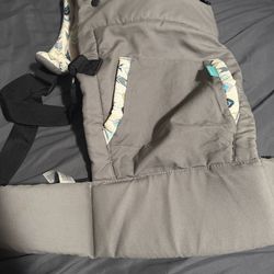 Infantino baby carrier