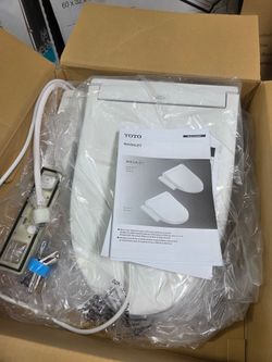 TOTO
C2 Washlet Electric Heated Bidet Toilet Seat for Elongated Toilet in Cotton White
