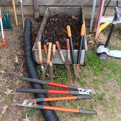 Pruners loppers yard tools