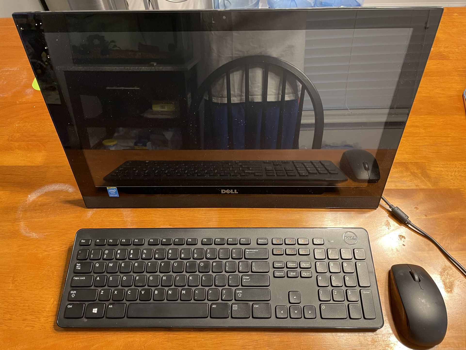 Dell Windows 10 All-in-one touch screen computer with wireless keyboard and mouse