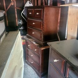 Bed Room Dresser And Two Night Stands