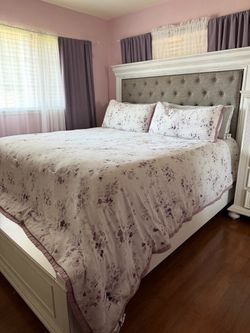 King Size Bed with storage bench