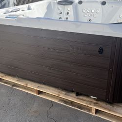 2023 Aquaterra Fairfax Spa Hot Tub 220v- Seats 6 Cover And Step