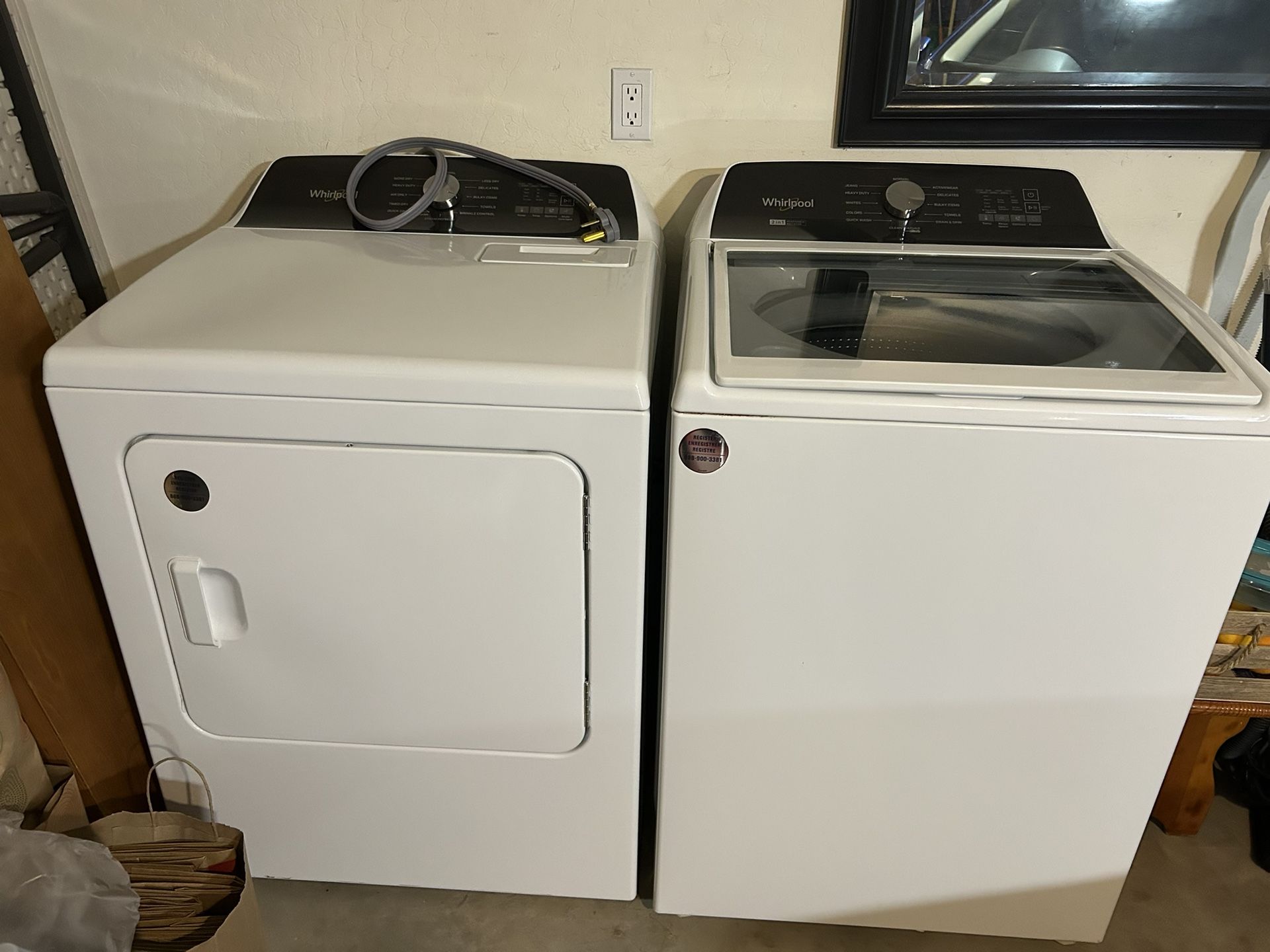 SET DE LAVADORA Y SECADORA GRANDES MARCA WHIRLPOOL USADAS PERO EN MUY BUENA CONDICIÓN