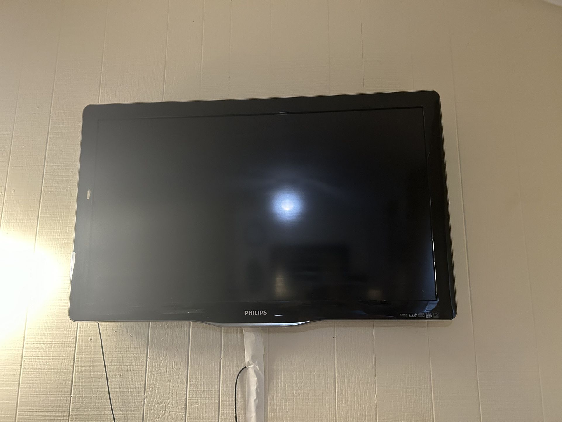 $30 Working TV With Remote 
