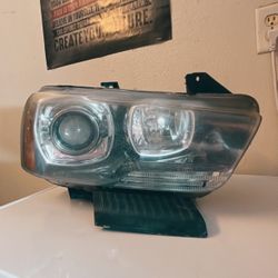 11-14 Dodge Charger Headlight Assembly