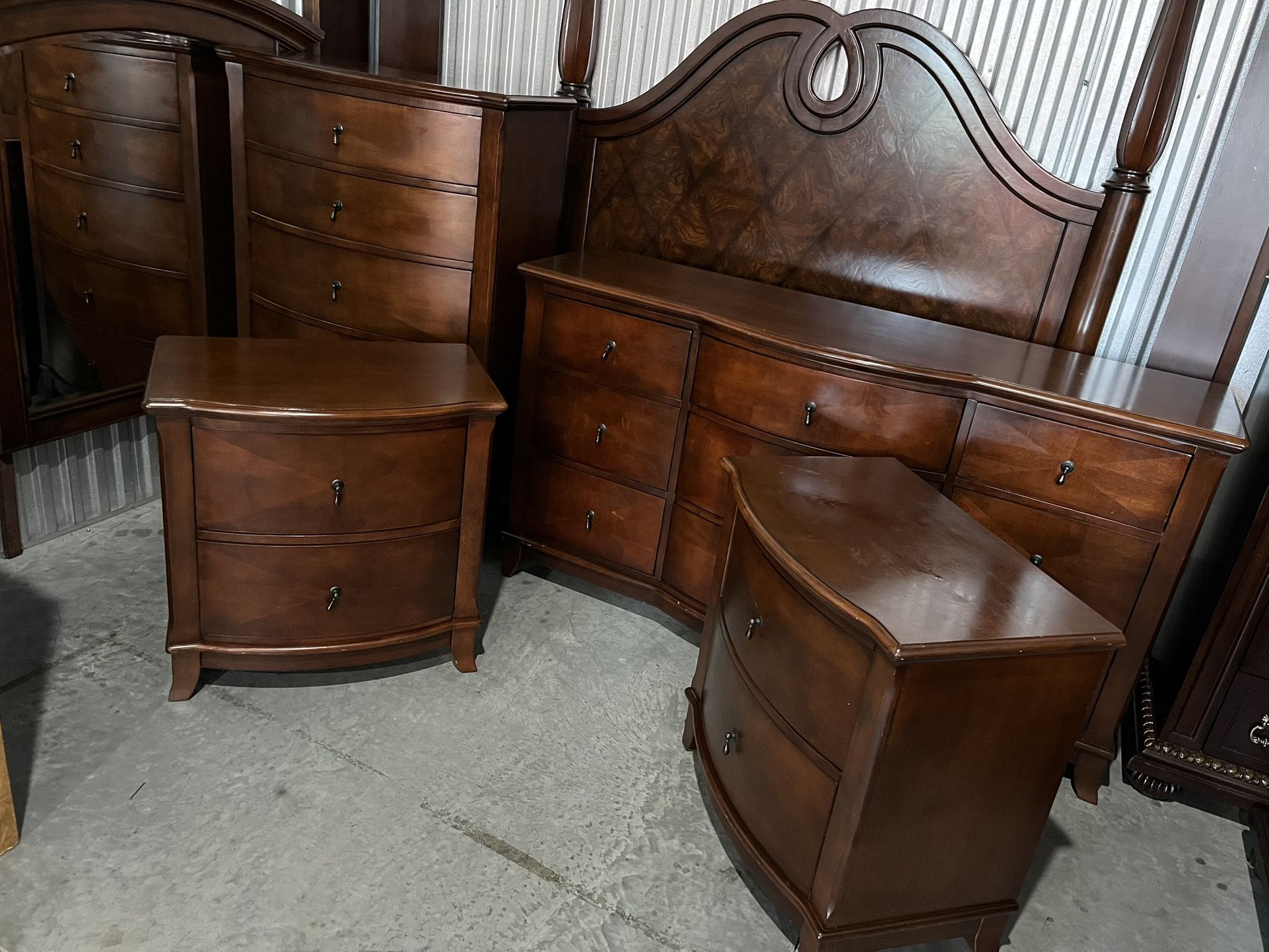 Queen Size Bedroom Set