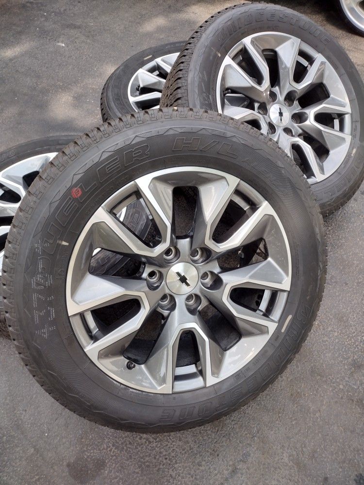 20" Chevy Silverado RST stock wheels tires LIKE NEW!
