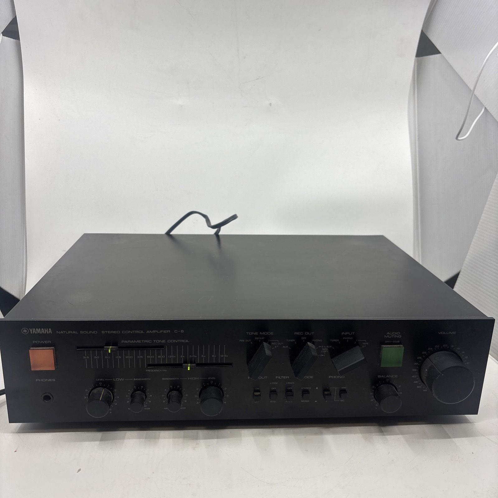 Yamaha C-6 Vintage Natural Sound Phono Stereo Control Amplifier Preamplifier
