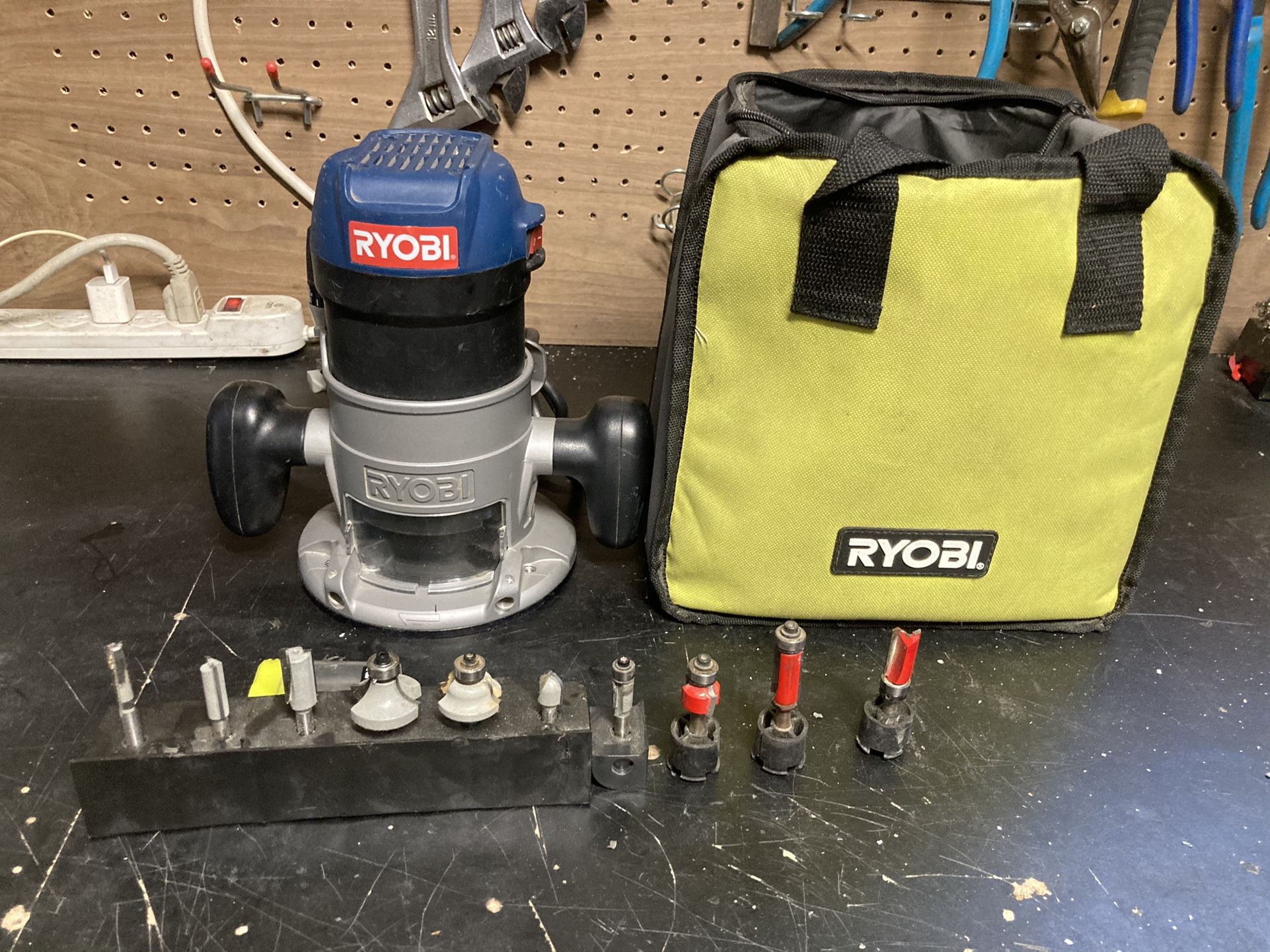 Ryobi 1/2 hp Router w/ Bits